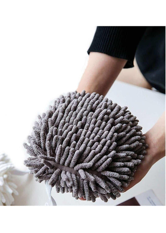 🧸 Fuzzy Ball Shaped Towel (1 Piece)